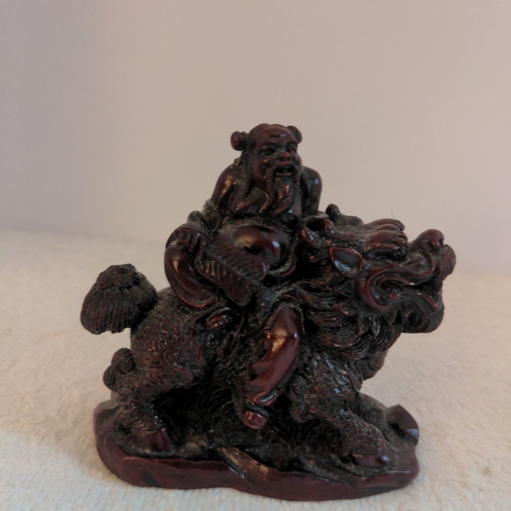 Vintage Red Rosin Feng Shui FigurineExquisite Brown